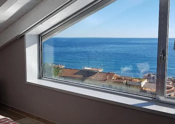 Luxury, Vittorio, Pool, Taormina,etna & Seaview Villa Giardini-Naxos