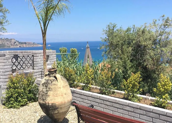 Luxury, Vittorio, Pool, Taormina,etna & Seaview Villa