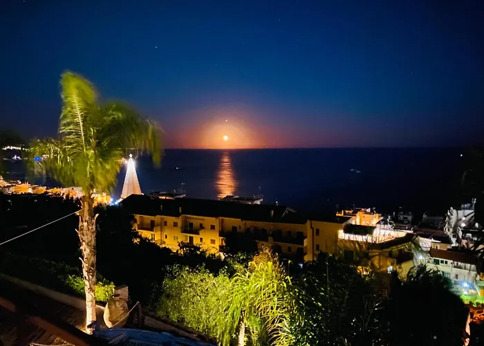 Luxury, Vittorio, Pool, Taormina,etna & Seaview Villa