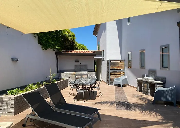 Luxury, Vittorio, Pool, Taormina,etna & Seaview Villa Giardini-Naxos