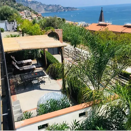 Luxury, Vittorio, Pool, Taormina,etna & Seaview Villa Giardini Naxos